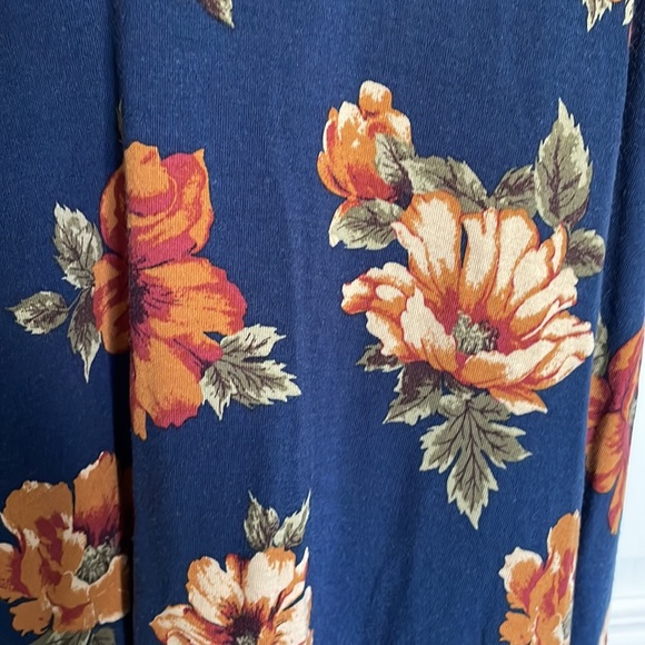 Floral bell sleeve dress - Small - Picture 5 of 6